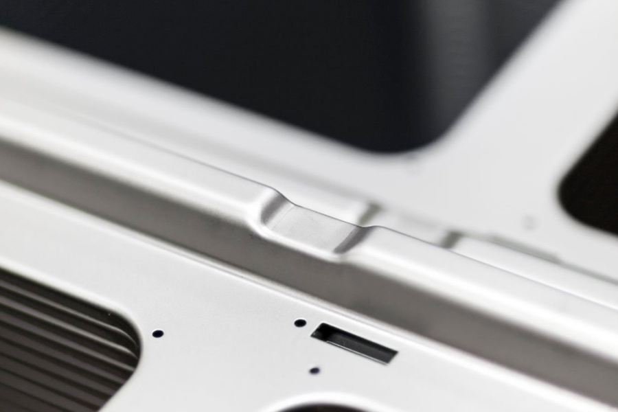 游戏机钣金壳体解决方案：定制化高精度