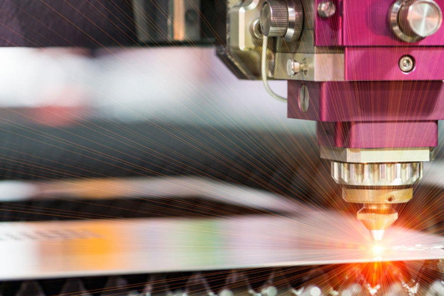 UPS电源柜持久续航的秘密：钣金工艺如何为关键设备供电保驾护航？